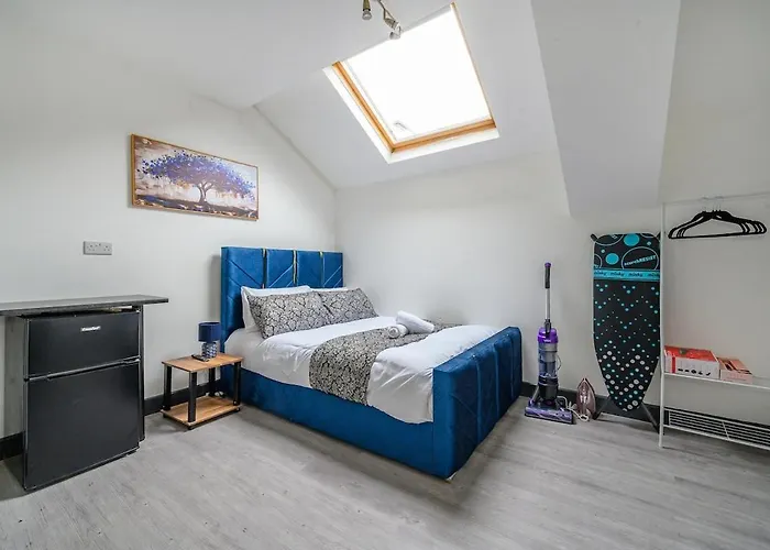 78f7 Modern & Spacious * Bradford (West Yorkshire)